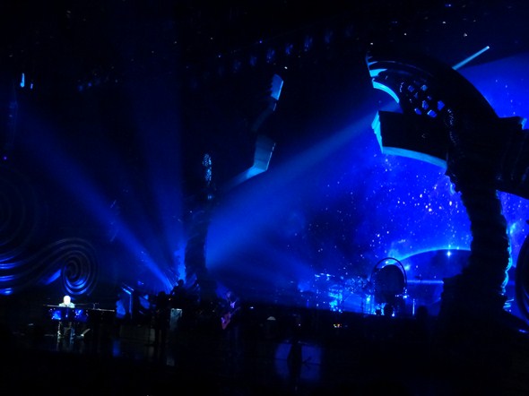 Elton-John-The-Million-Dollar-Piano-Concert-Photos-Caesars-01