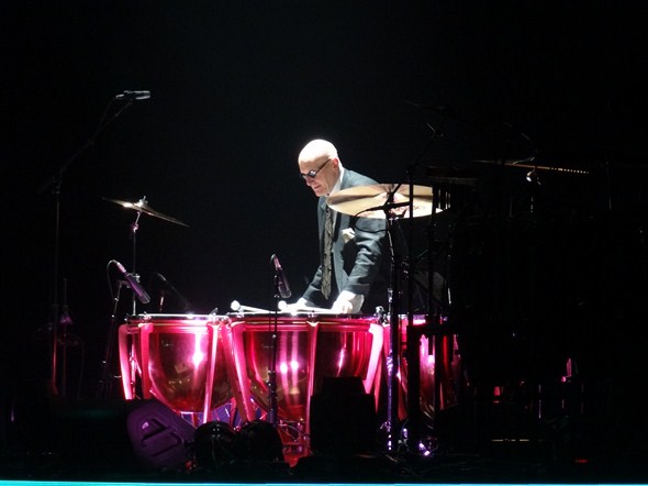 Elton-John-The-Million-Dollar-Piano-Concert-Photos-Caesars-01