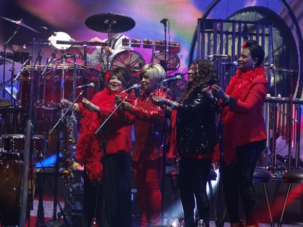 Elton-John-The-Million-Dollar-Piano-Concert-Photos-Caesars-01
