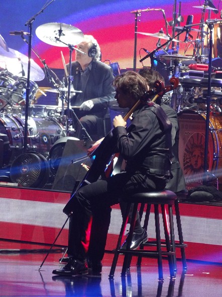 Elton-John-The-Million-Dollar-Piano-Concert-Photos-Caesars-01