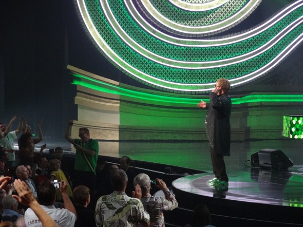 Elton-John-The-Million-Dollar-Piano-Concert-Photos-Caesars-01