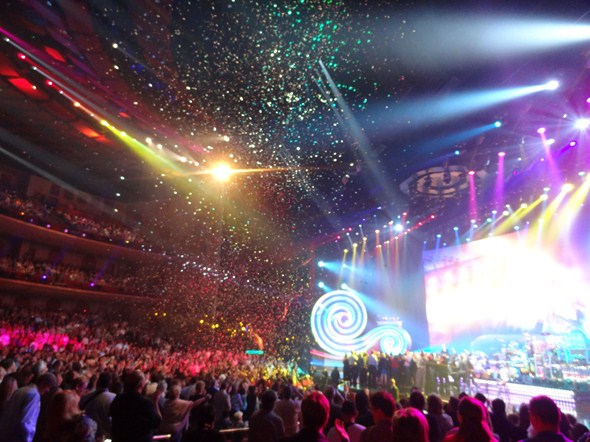 Elton-John-The-Million-Dollar-Piano-Concert-Photos-Caesars-01