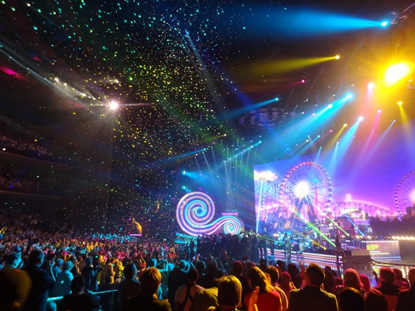 Elton-John-The-Million-Dollar-Piano-Concert-Photos-Caesars-01