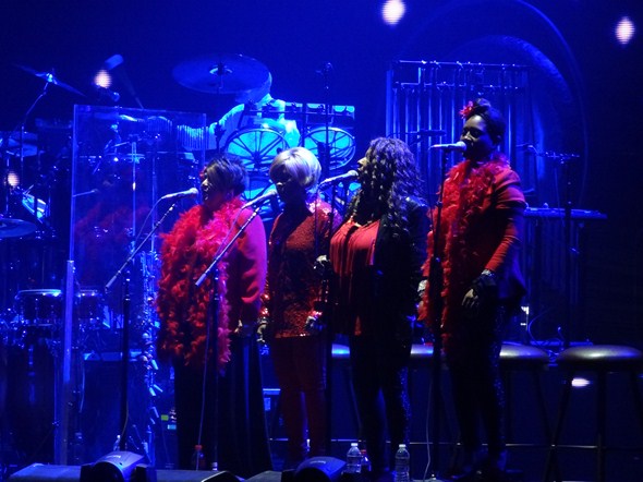 Elton-John-The-Million-Dollar-Piano-Concert-Photos-Caesars-01