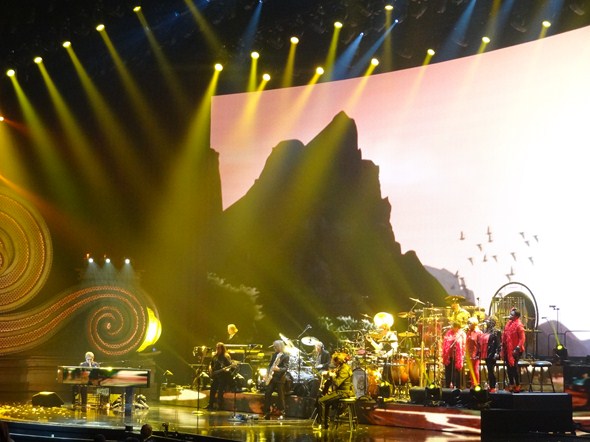 Elton-John-The-Million-Dollar-Piano-Concert-Photos-Caesars-01