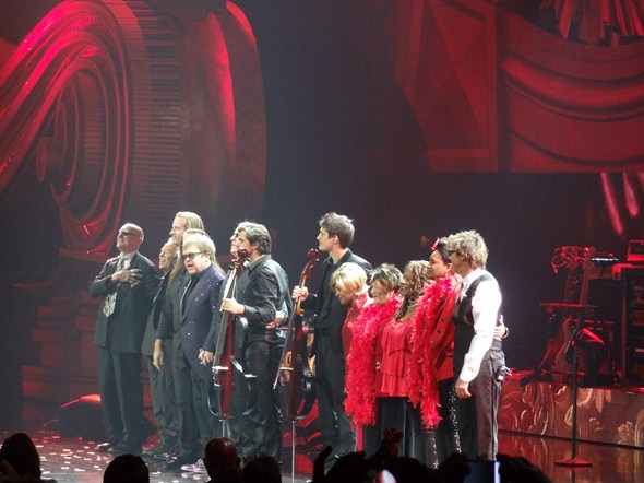 Elton-John-The-Million-Dollar-Piano-Concert-Photos-Caesars-01