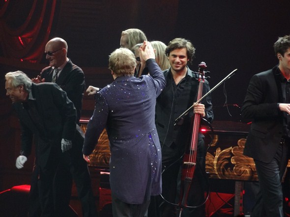 Elton-John-The-Million-Dollar-Piano-Concert-Photos-Caesars-01