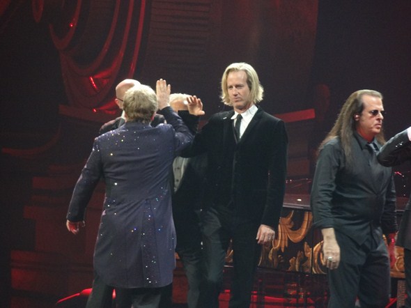 Elton-John-The-Million-Dollar-Piano-Concert-Photos-Caesars-01