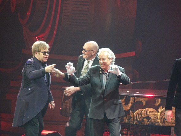 Elton-John-The-Million-Dollar-Piano-Concert-Photos-Caesars-01