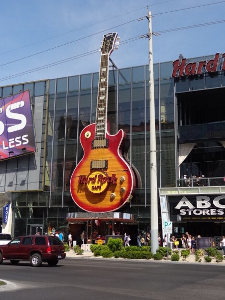 Hard-Rock-Cafe-Las-Vegas-Rock-Music-Memorabilia-001