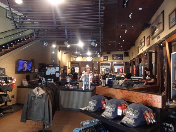 Hard-Rock-Cafe-Las-Vegas-Rock-Music-Memorabilia-001