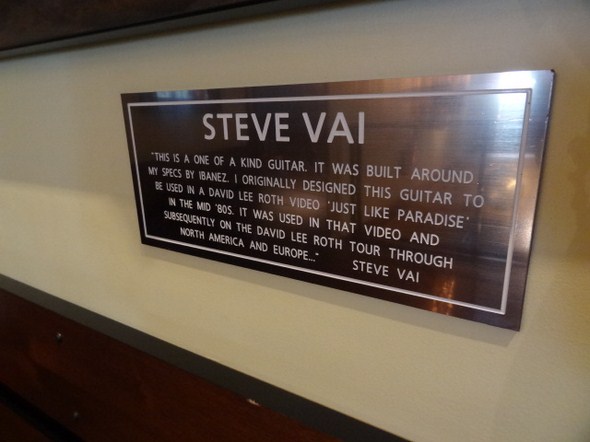 Hard-Rock-Cafe-Las-Vegas-Rock-Music-Memorabilia-001