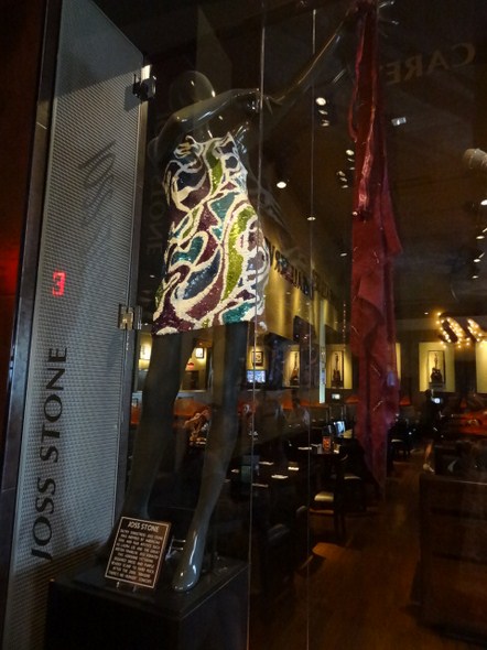 Hard-Rock-Cafe-Las-Vegas-Rock-Music-Memorabilia-001