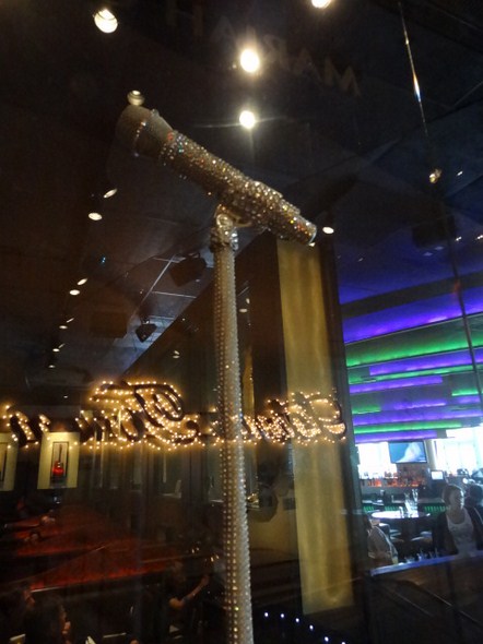 Hard-Rock-Cafe-Las-Vegas-Rock-Music-Memorabilia-001