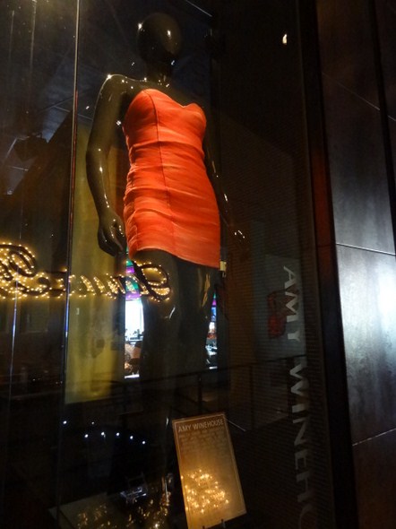 Hard-Rock-Cafe-Las-Vegas-Rock-Music-Memorabilia-001