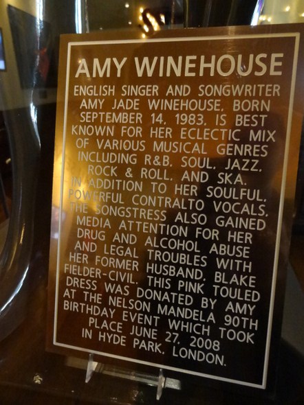 Hard-Rock-Cafe-Las-Vegas-Rock-Music-Memorabilia-001