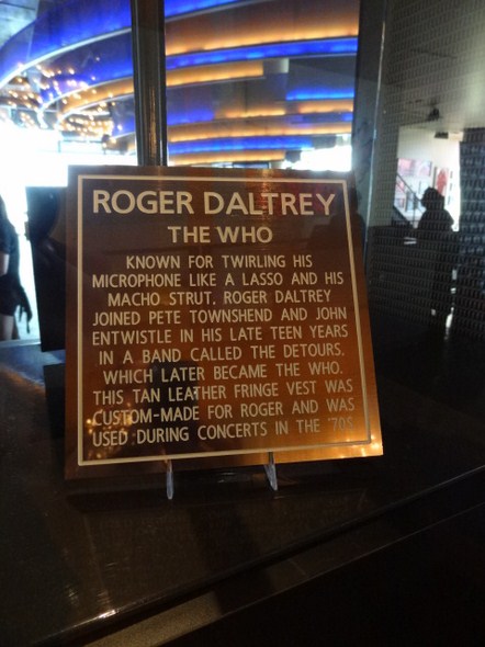 Hard-Rock-Cafe-Las-Vegas-Rock-Music-Memorabilia-001