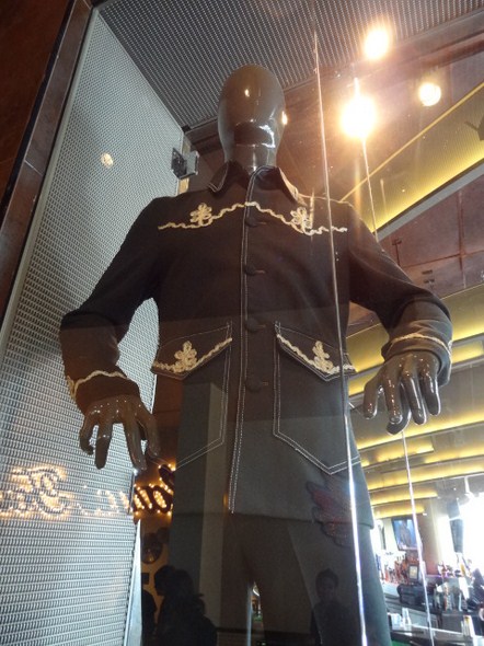 Hard-Rock-Cafe-Las-Vegas-Rock-Music-Memorabilia-001