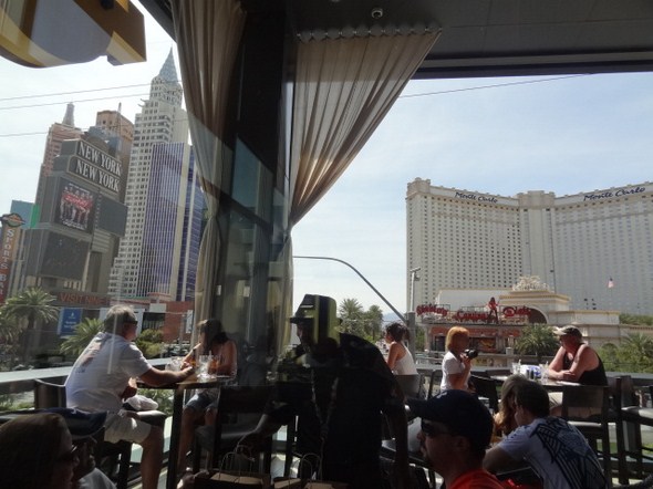 Hard-Rock-Cafe-Las-Vegas-Rock-Music-Memorabilia-001