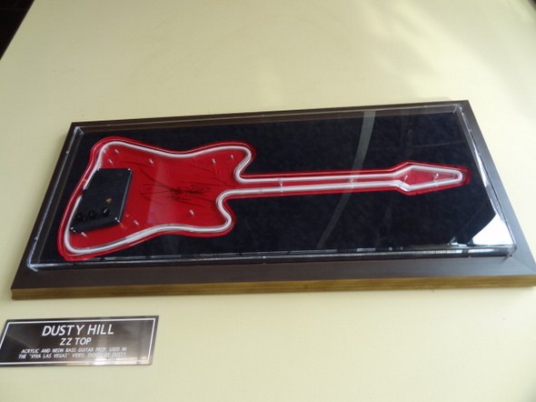 Hard-Rock-Cafe-Las-Vegas-Rock-Music-Memorabilia-001