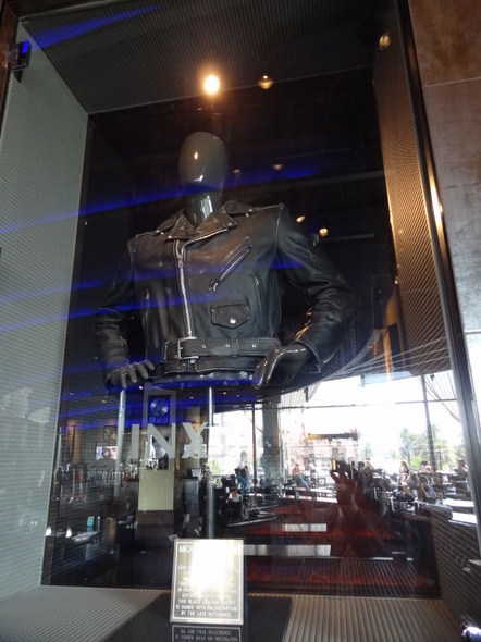 Hard-Rock-Cafe-Las-Vegas-Rock-Music-Memorabilia-001