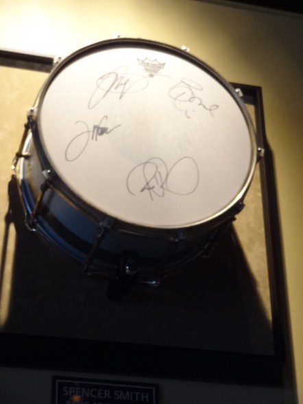 Hard-Rock-Cafe-Las-Vegas-Rock-Music-Memorabilia-001