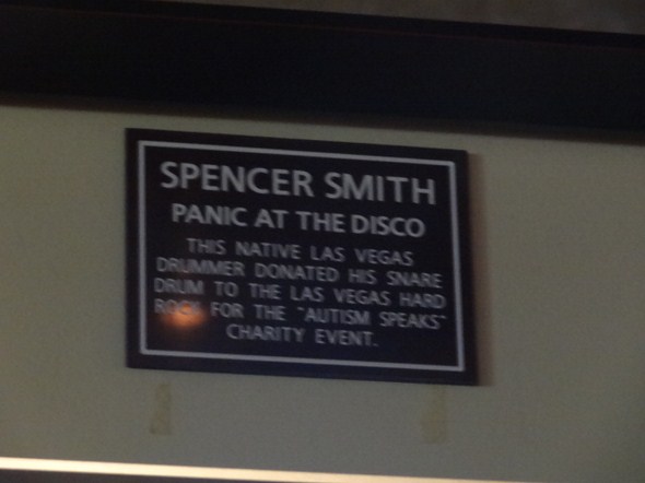 Hard-Rock-Cafe-Las-Vegas-Rock-Music-Memorabilia-001
