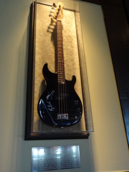 Hard-Rock-Cafe-Las-Vegas-Rock-Music-Memorabilia-001