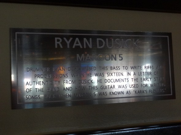 Hard-Rock-Cafe-Las-Vegas-Rock-Music-Memorabilia-001