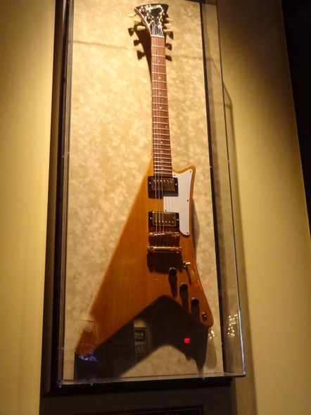 Hard-Rock-Cafe-Las-Vegas-Rock-Music-Memorabilia-001