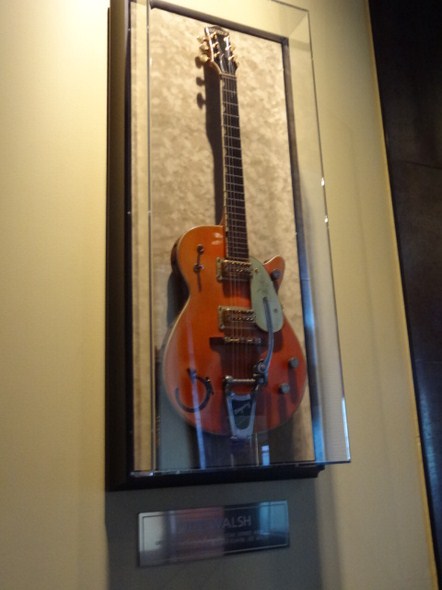 Hard-Rock-Cafe-Las-Vegas-Rock-Music-Memorabilia-001