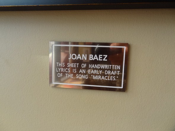 Hard-Rock-Cafe-Las-Vegas-Rock-Music-Memorabilia-001