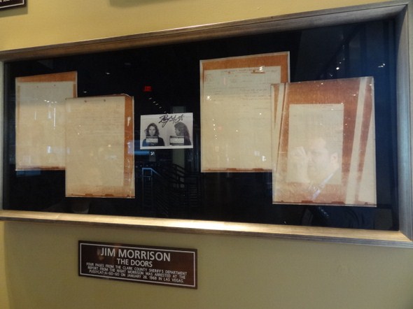 Hard-Rock-Cafe-Las-Vegas-Rock-Music-Memorabilia-001