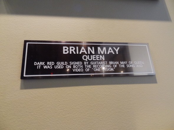 Hard-Rock-Cafe-Las-Vegas-Rock-Music-Memorabilia-001