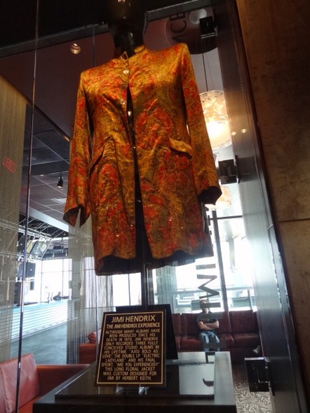 Hard-Rock-Cafe-Las-Vegas-Rock-Music-Memorabilia-001