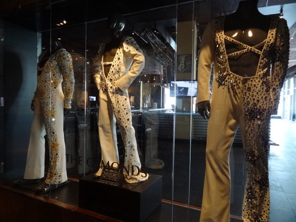 Hard-Rock-Cafe-Las-Vegas-Rock-Music-Memorabilia-001