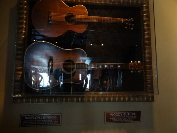 Hard-Rock-Cafe-Las-Vegas-Rock-Music-Memorabilia-001