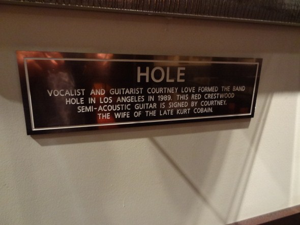 Hard-Rock-Cafe-Las-Vegas-Rock-Music-Memorabilia-001