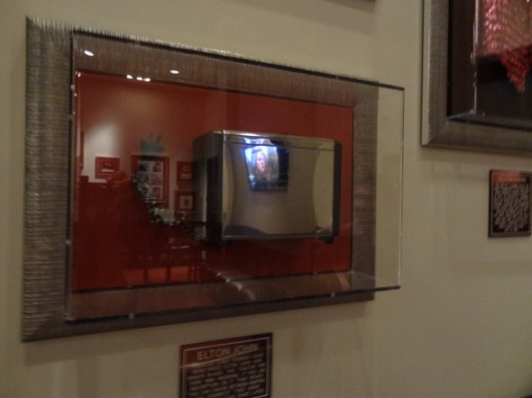 Hard-Rock-Cafe-Las-Vegas-Rock-Music-Memorabilia-001
