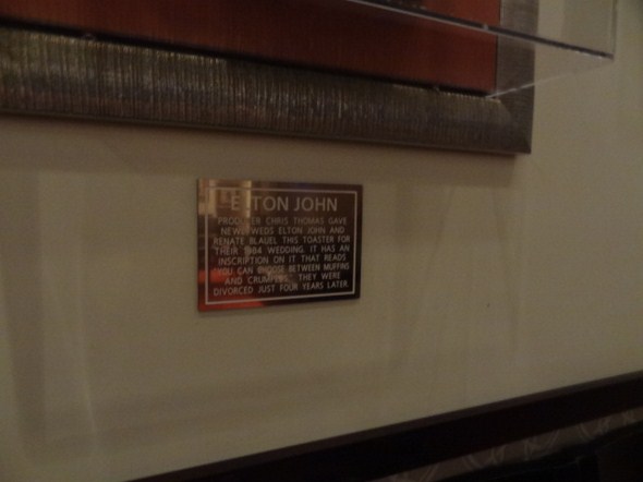 Hard-Rock-Cafe-Las-Vegas-Rock-Music-Memorabilia-001