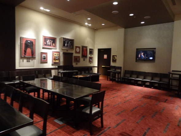 Hard-Rock-Cafe-Las-Vegas-Rock-Music-Memorabilia-001