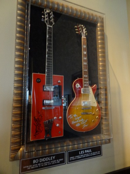 Hard-Rock-Cafe-Las-Vegas-Rock-Music-Memorabilia-001
