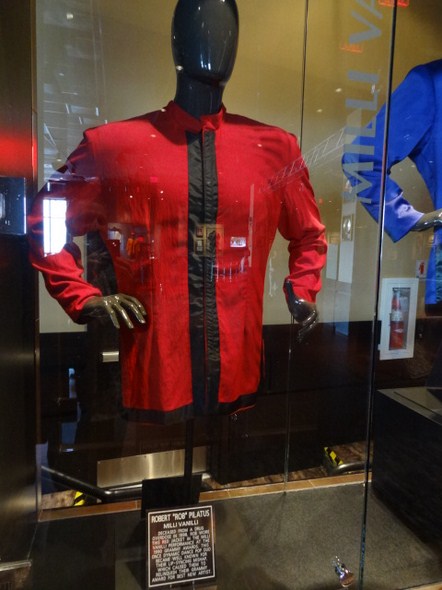 Hard-Rock-Cafe-Las-Vegas-Rock-Music-Memorabilia-001