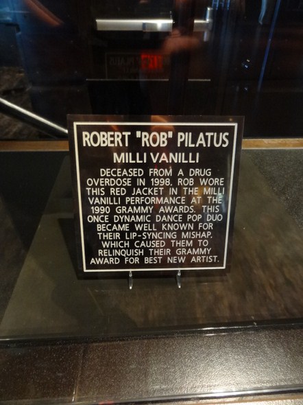Hard-Rock-Cafe-Las-Vegas-Rock-Music-Memorabilia-001