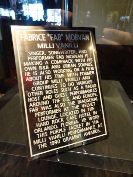 Hard-Rock-Cafe-Las-Vegas-Rock-Music-Memorabilia-001