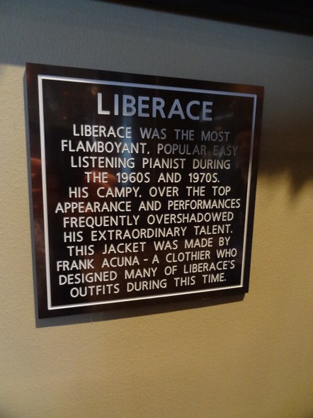 Hard-Rock-Cafe-Las-Vegas-Rock-Music-Memorabilia-001