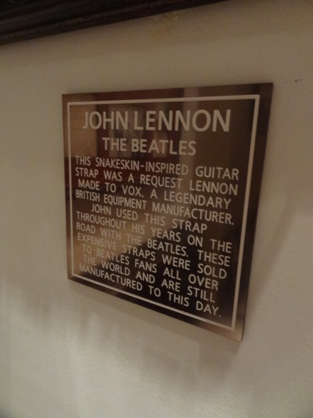 Hard-Rock-Cafe-Las-Vegas-Rock-Music-Memorabilia-001