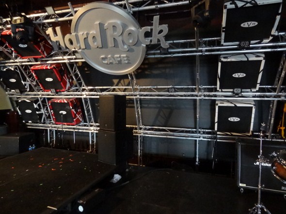 Hard-Rock-Cafe-Las-Vegas-Rock-Music-Memorabilia-001