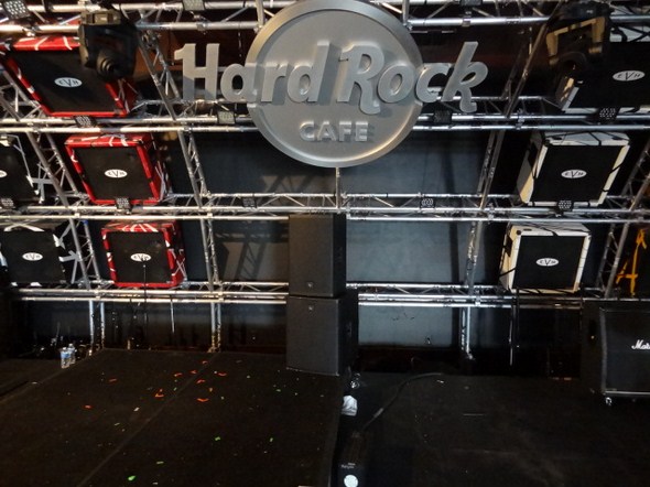 Hard-Rock-Cafe-Las-Vegas-Rock-Music-Memorabilia-001