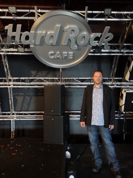 Hard-Rock-Cafe-Las-Vegas-Rock-Music-Memorabilia-001
